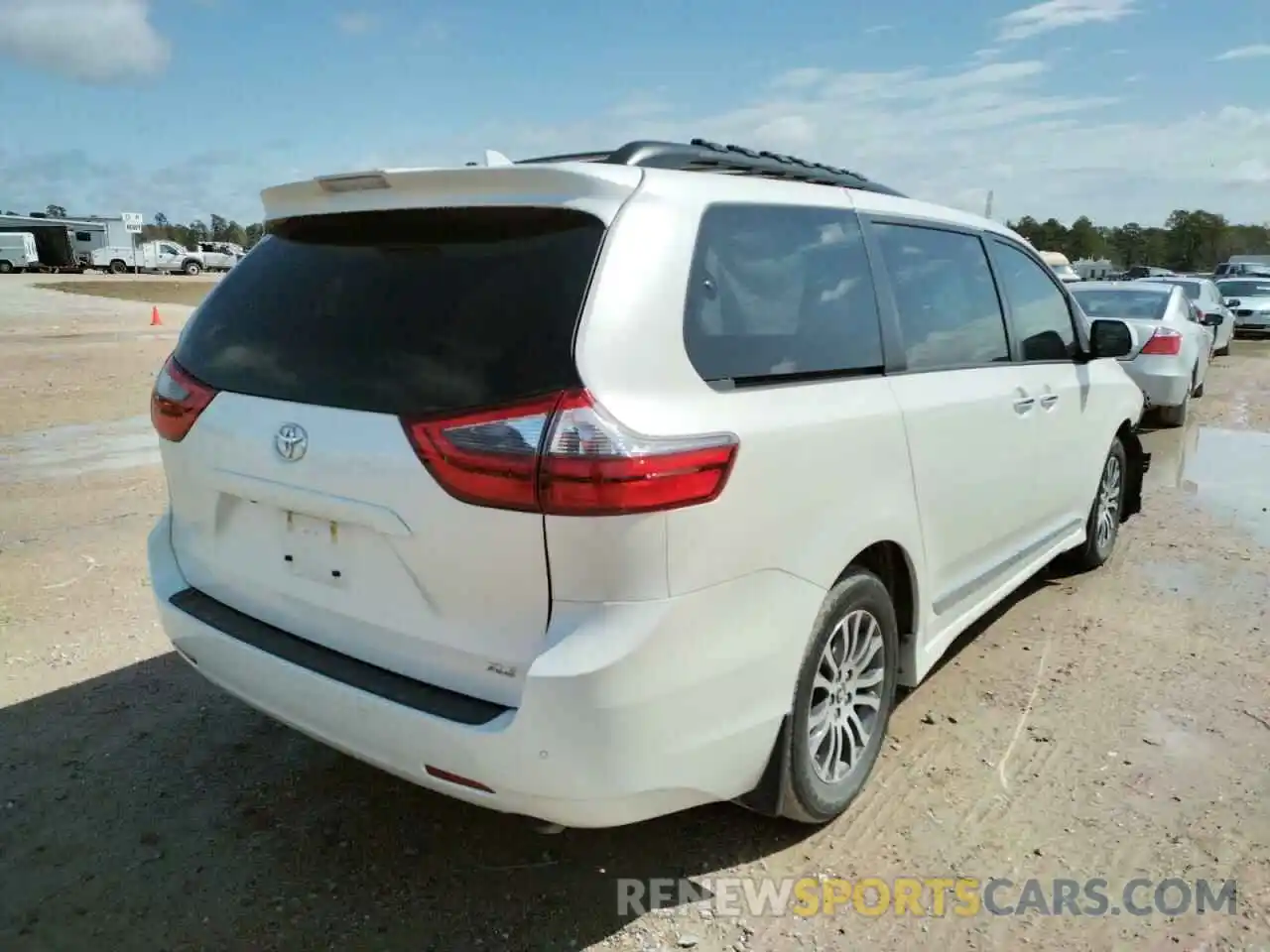 4 Photograph of a damaged car 5TDYZ3DCXLS055443 TOYOTA SIENNA 2020