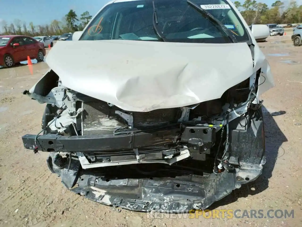 9 Photograph of a damaged car 5TDYZ3DCXLS055443 TOYOTA SIENNA 2020