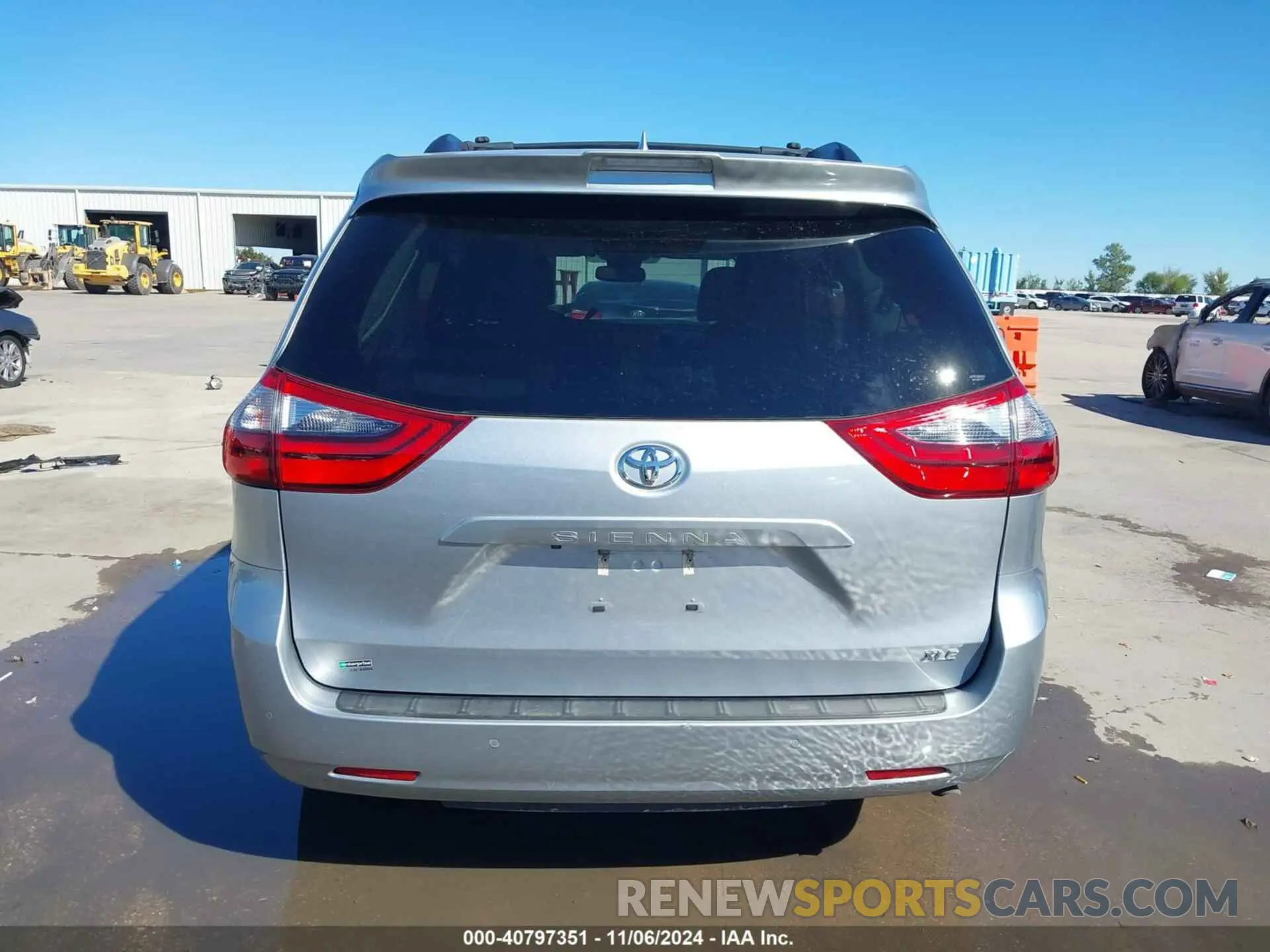 15 Photograph of a damaged car 5TDYZ3DCXLS075269 TOYOTA SIENNA 2020