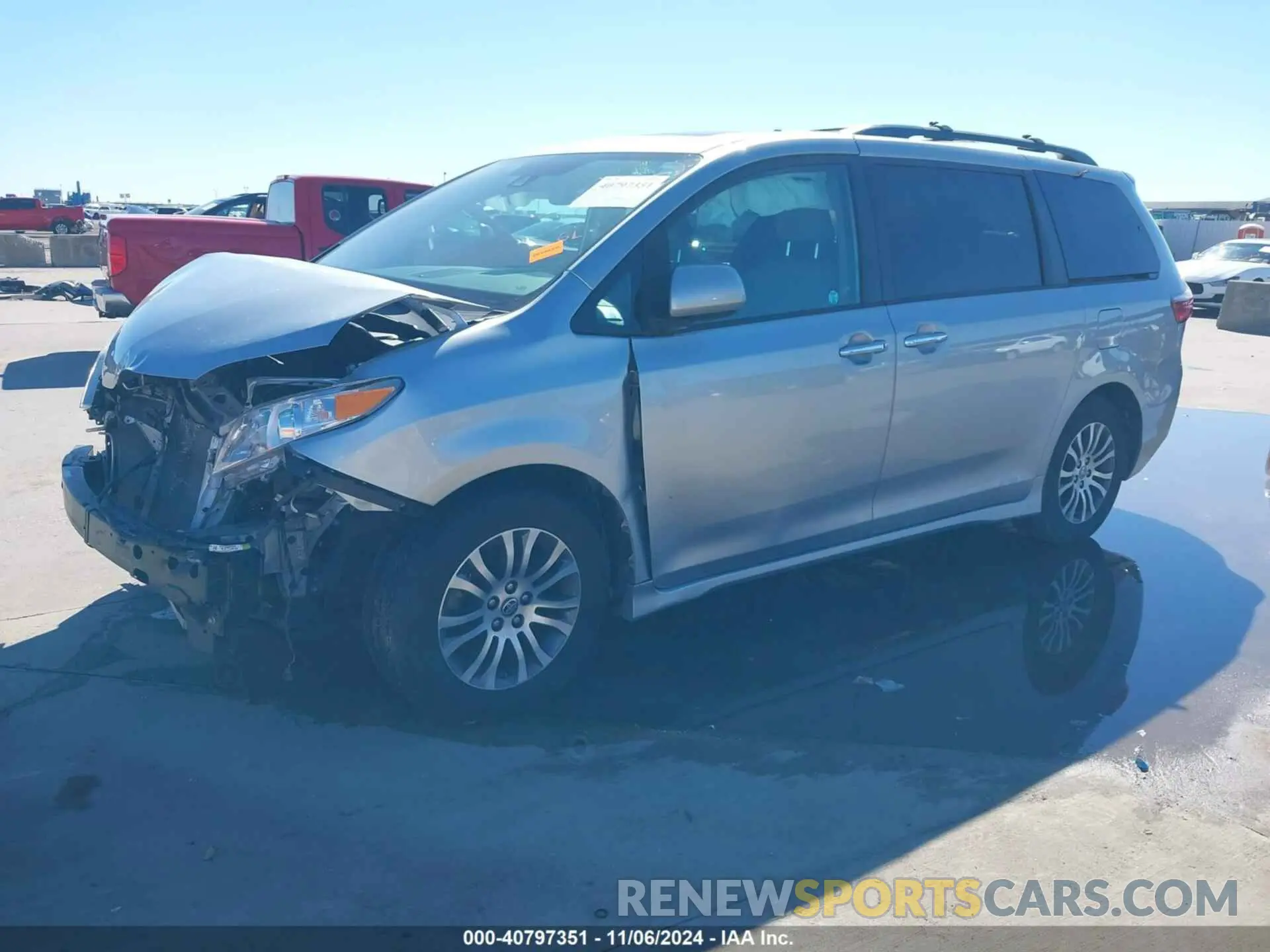 2 Photograph of a damaged car 5TDYZ3DCXLS075269 TOYOTA SIENNA 2020