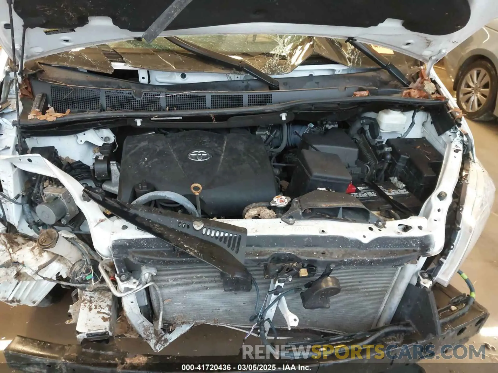 10 Photograph of a damaged car 5TDZZ3DC0LS077956 TOYOTA SIENNA 2020