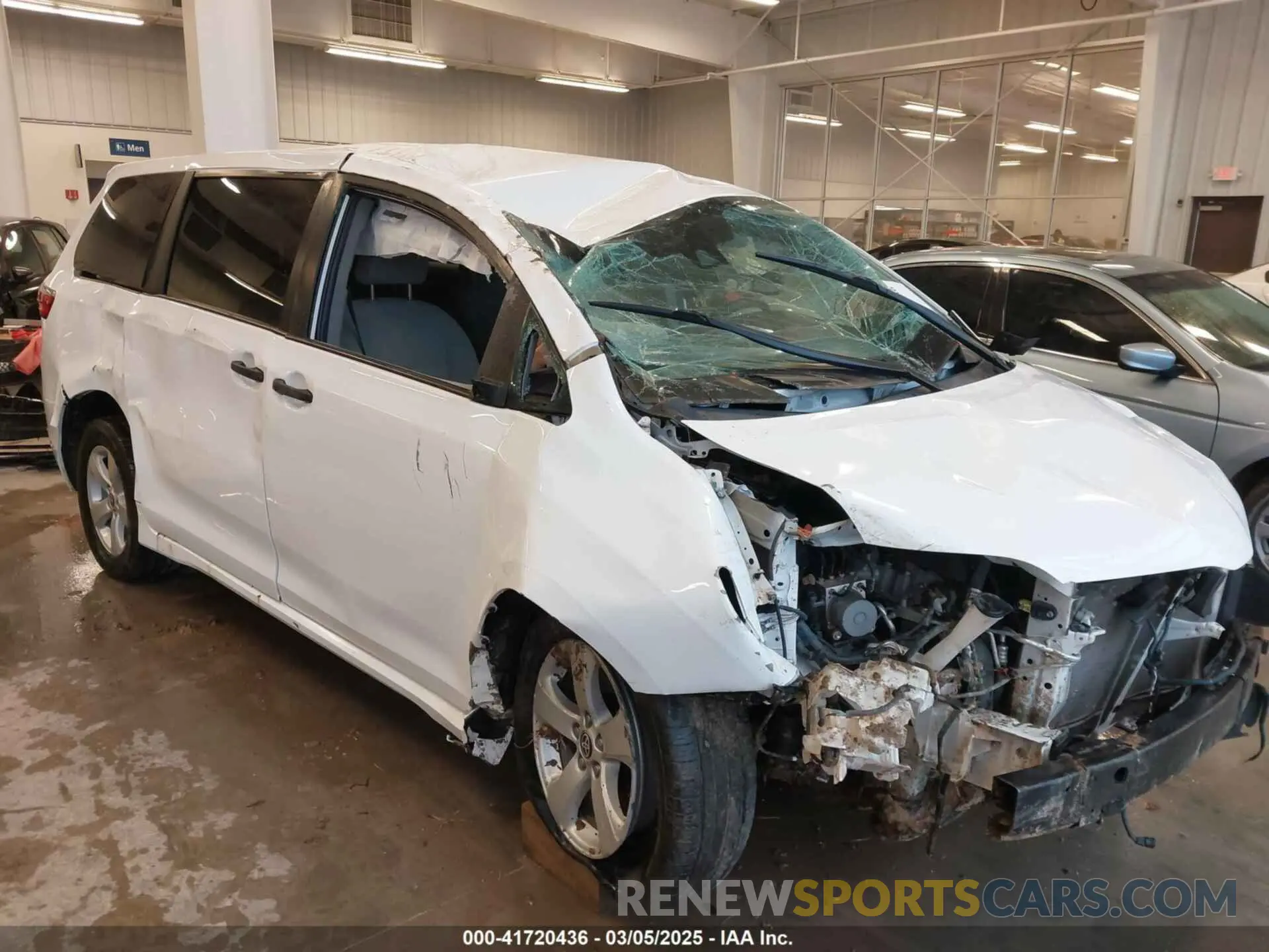 6 Photograph of a damaged car 5TDZZ3DC0LS077956 TOYOTA SIENNA 2020