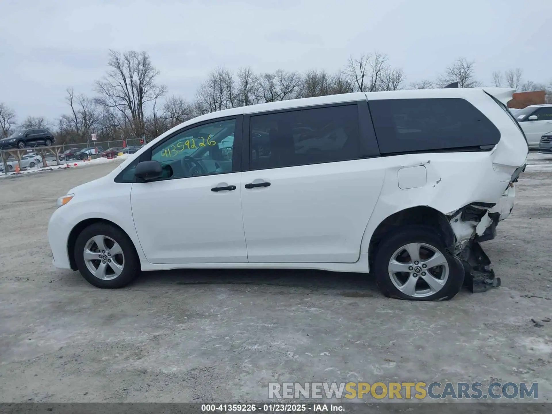 15 Photograph of a damaged car 5TDZZ3DC1LS082549 TOYOTA SIENNA 2020