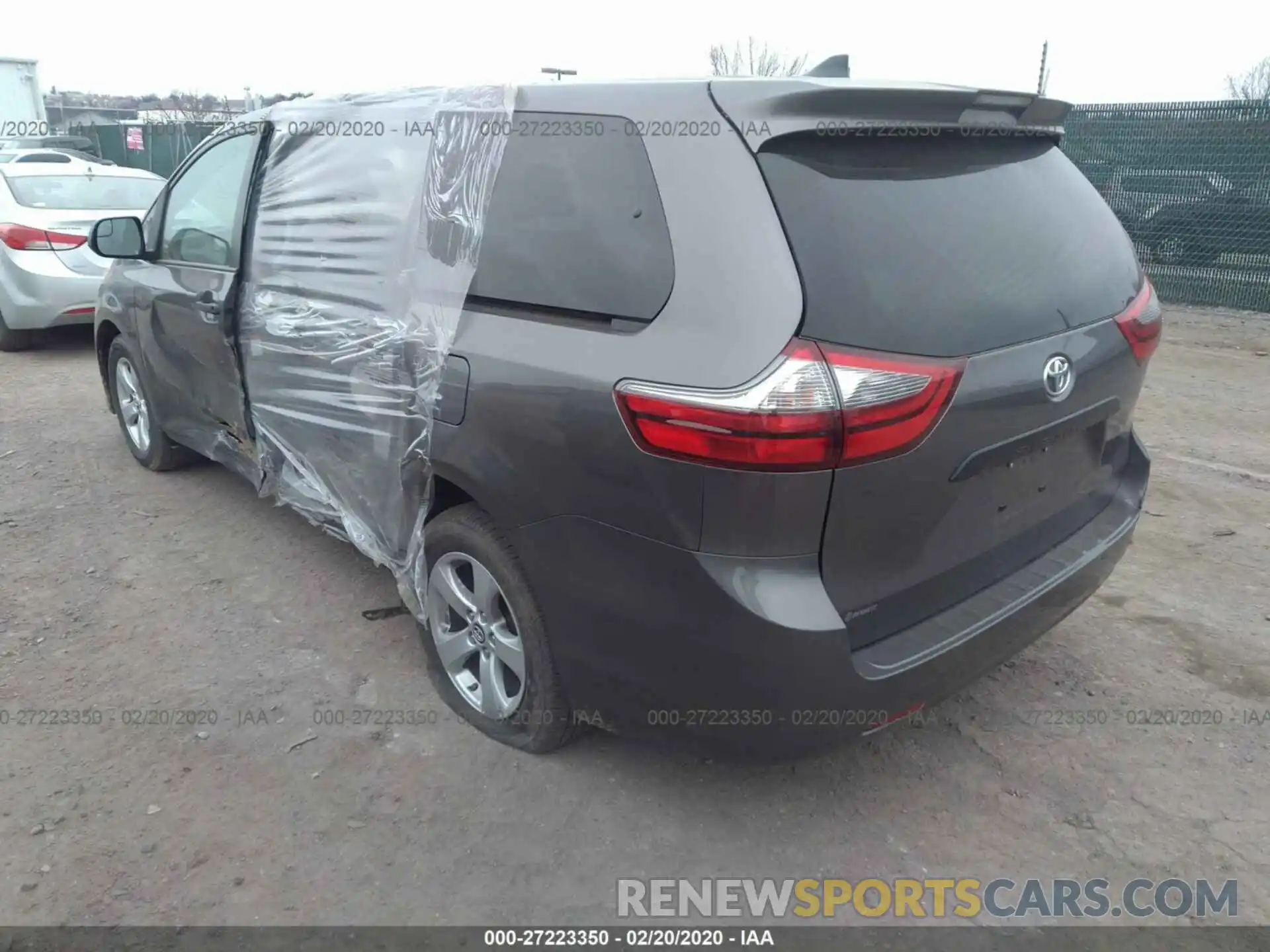 3 Photograph of a damaged car 5TDZZ3DC3LS043493 TOYOTA SIENNA 2020