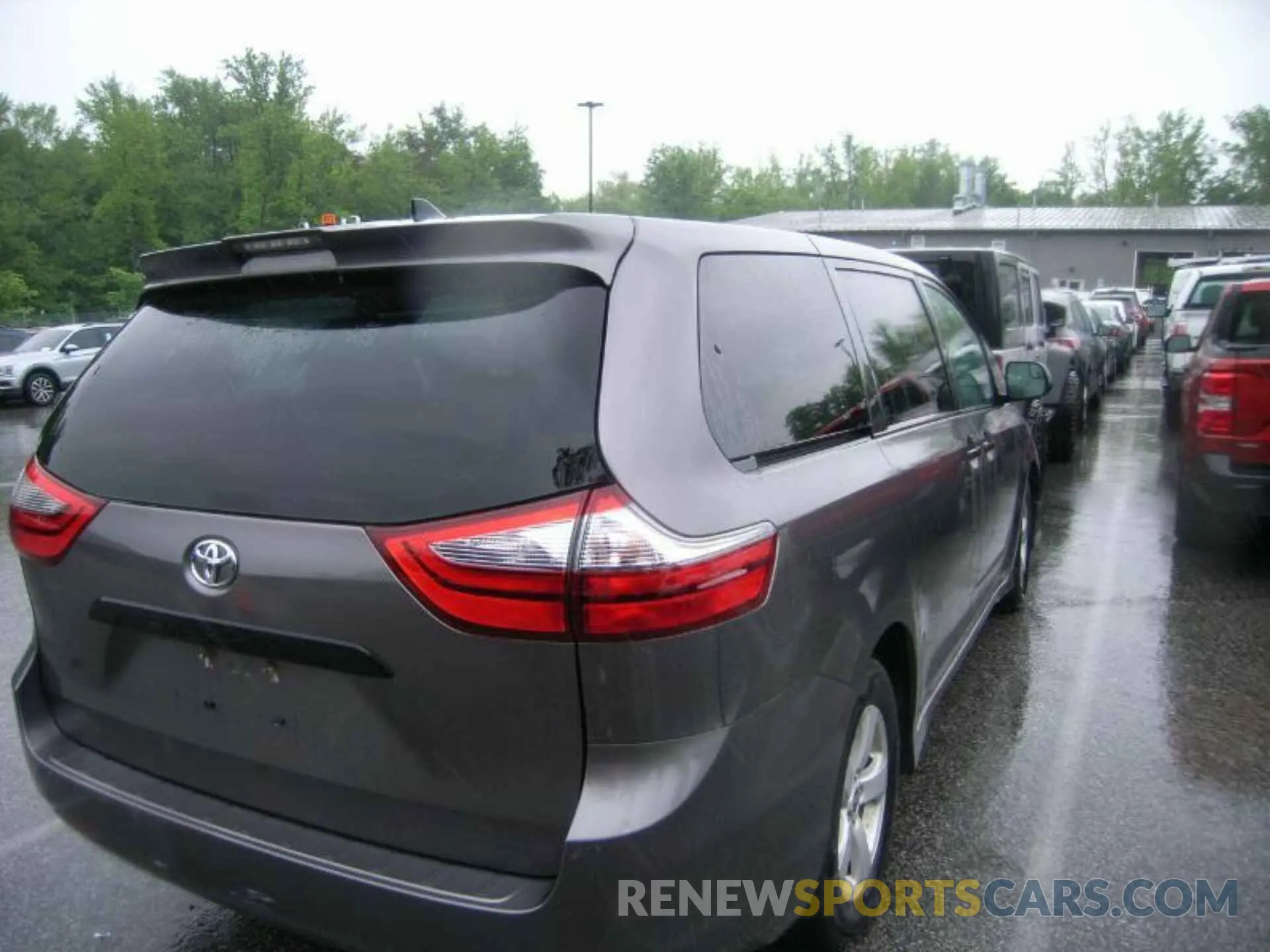 1 Photograph of a damaged car 5TDZZ3DC4LS063512 TOYOTA SIENNA 2020