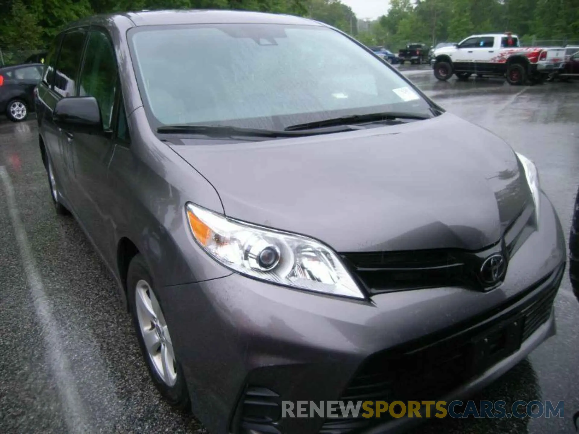 2 Photograph of a damaged car 5TDZZ3DC4LS063512 TOYOTA SIENNA 2020
