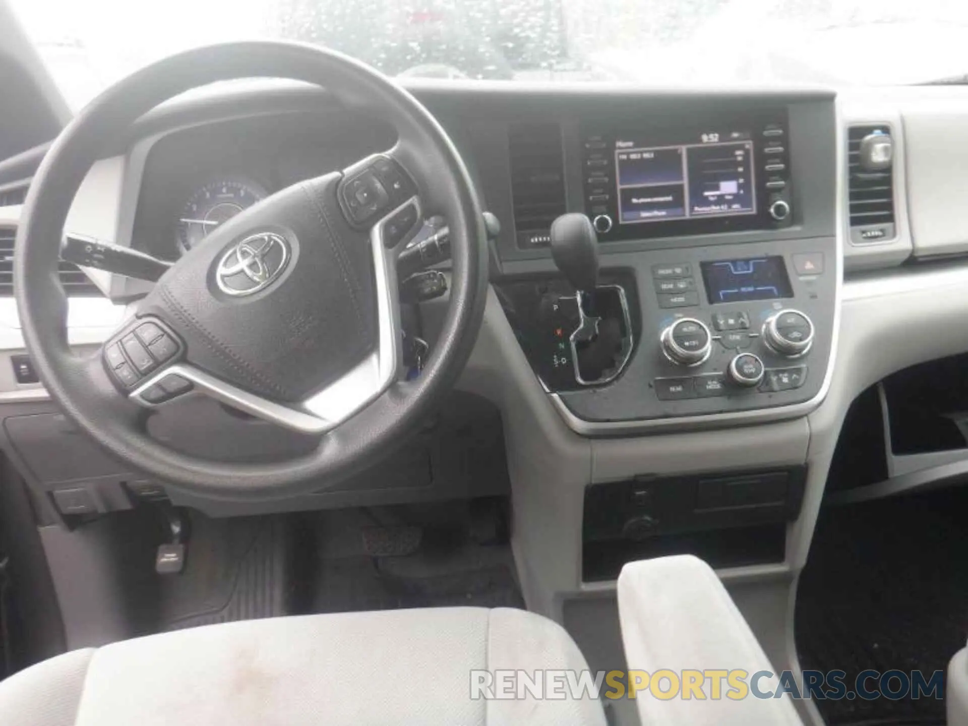 3 Photograph of a damaged car 5TDZZ3DC4LS063512 TOYOTA SIENNA 2020