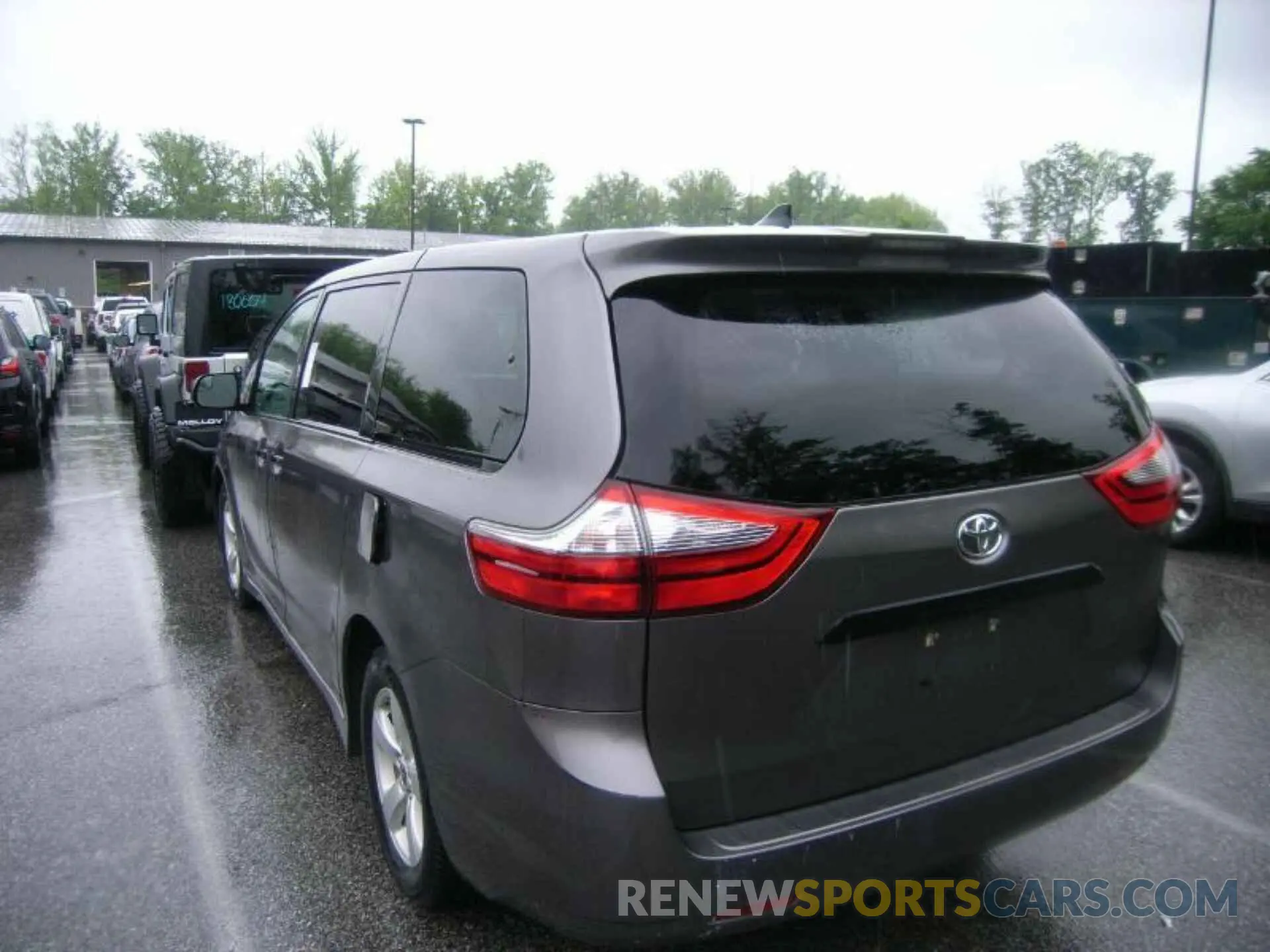 5 Photograph of a damaged car 5TDZZ3DC4LS063512 TOYOTA SIENNA 2020