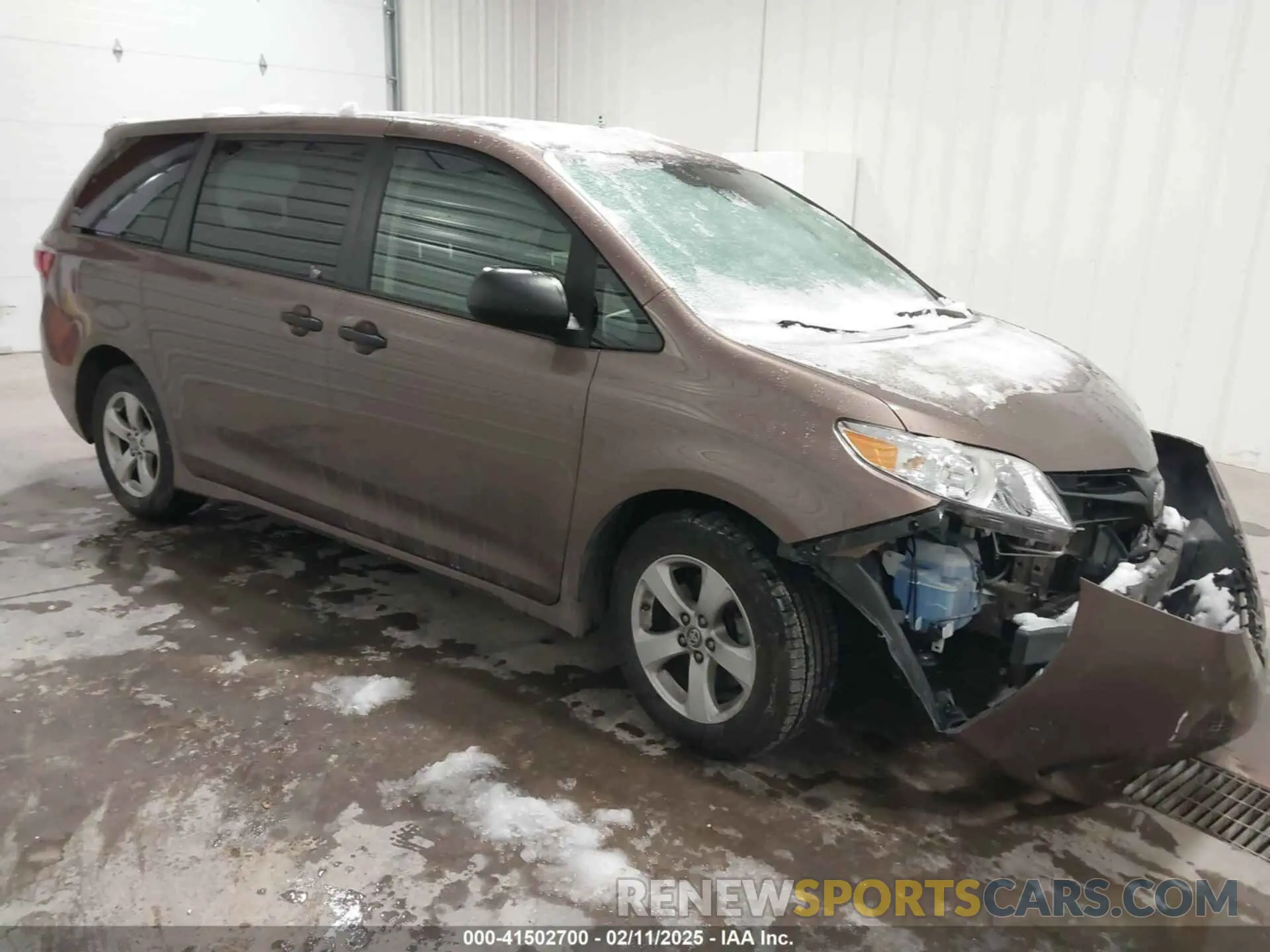 1 Photograph of a damaged car 5TDZZ3DC5LS044497 TOYOTA SIENNA 2020