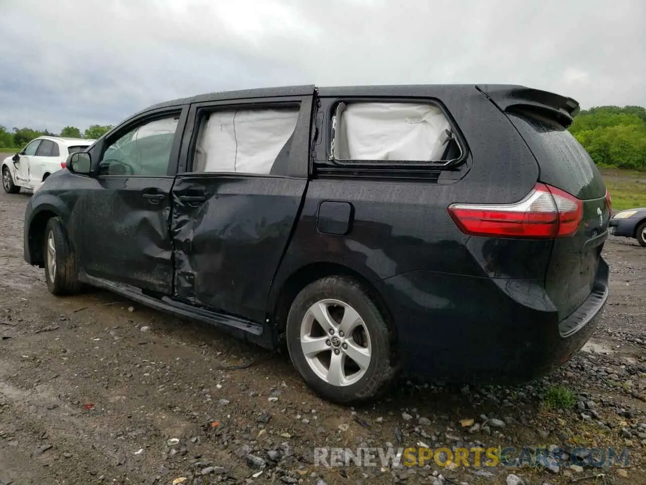 2 Photograph of a damaged car 5TDZZ3DC6LS080599 TOYOTA SIENNA 2020