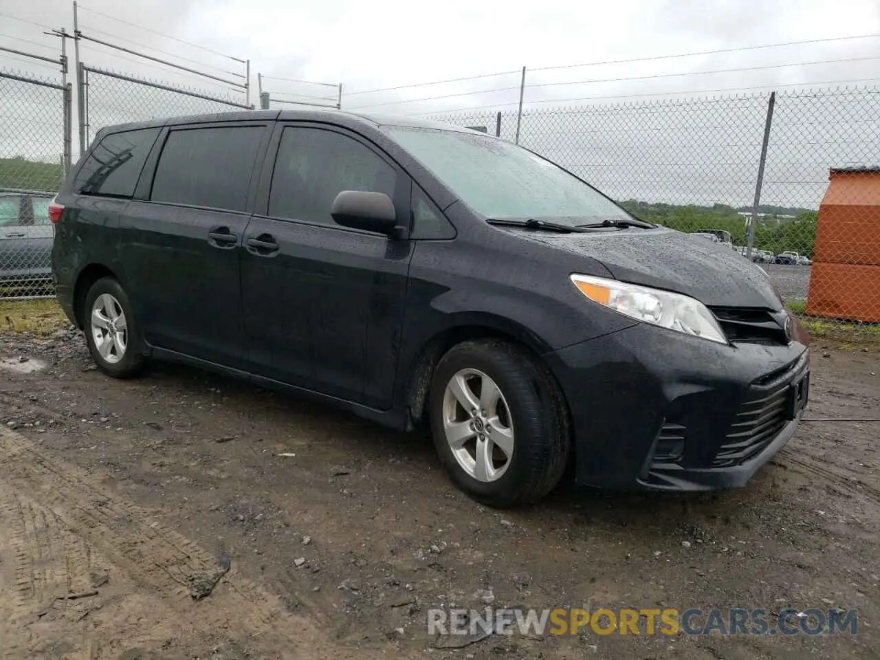 4 Photograph of a damaged car 5TDZZ3DC6LS080599 TOYOTA SIENNA 2020