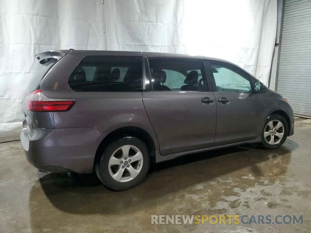3 Photograph of a damaged car 5TDZZ3DC6LS082787 TOYOTA SIENNA 2020