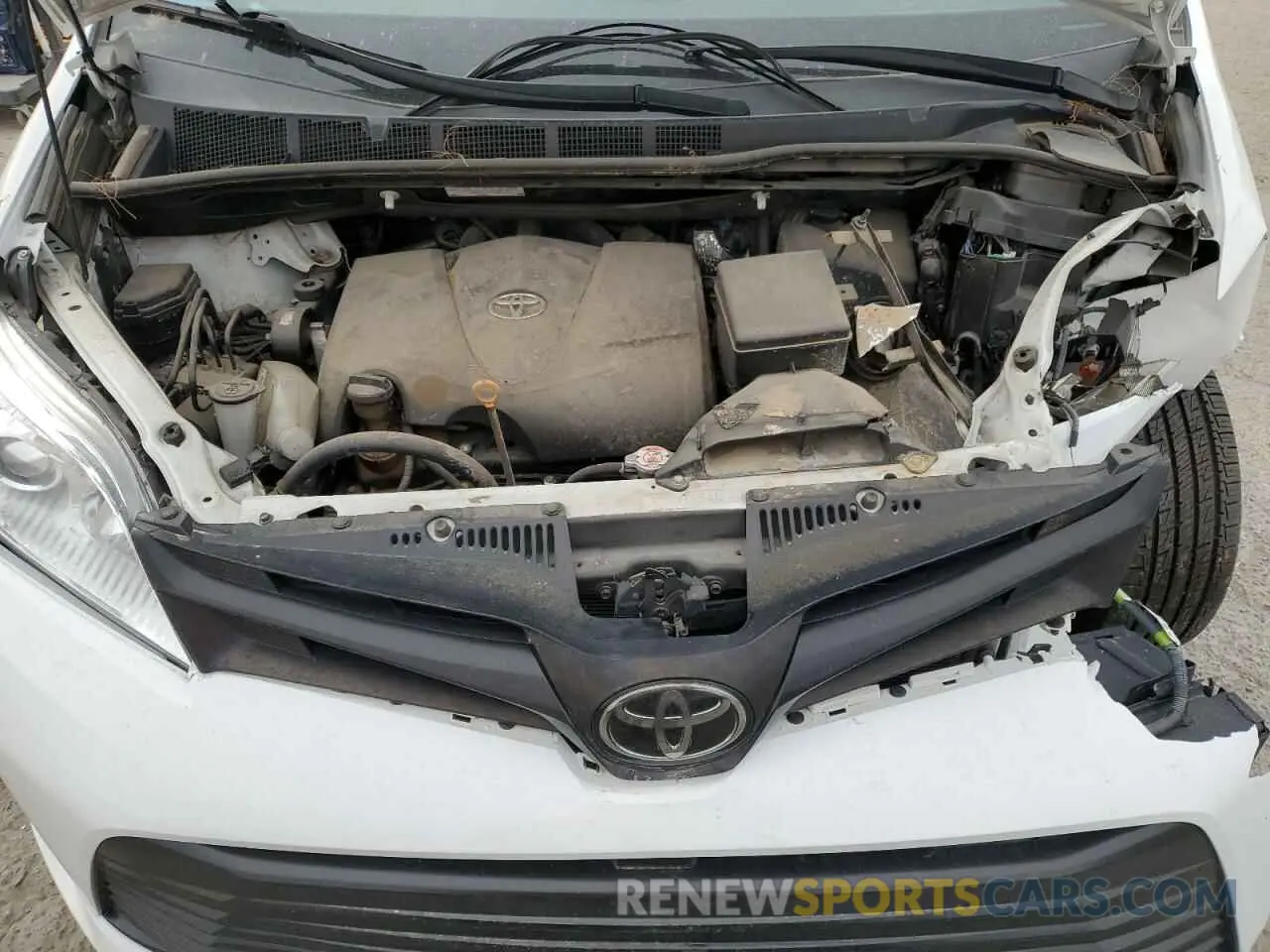 12 Photograph of a damaged car 5TDZZ3DC7LS029435 TOYOTA SIENNA 2020
