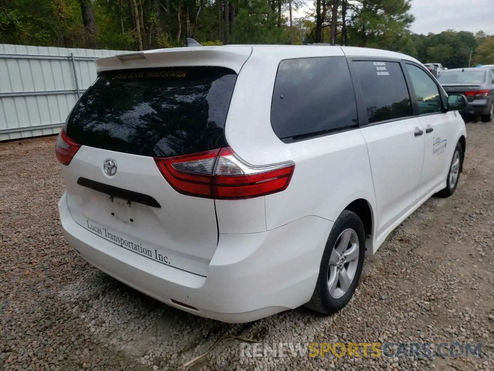 4 Photograph of a damaged car 5TDZZ3DC8LS030481 TOYOTA SIENNA 2020