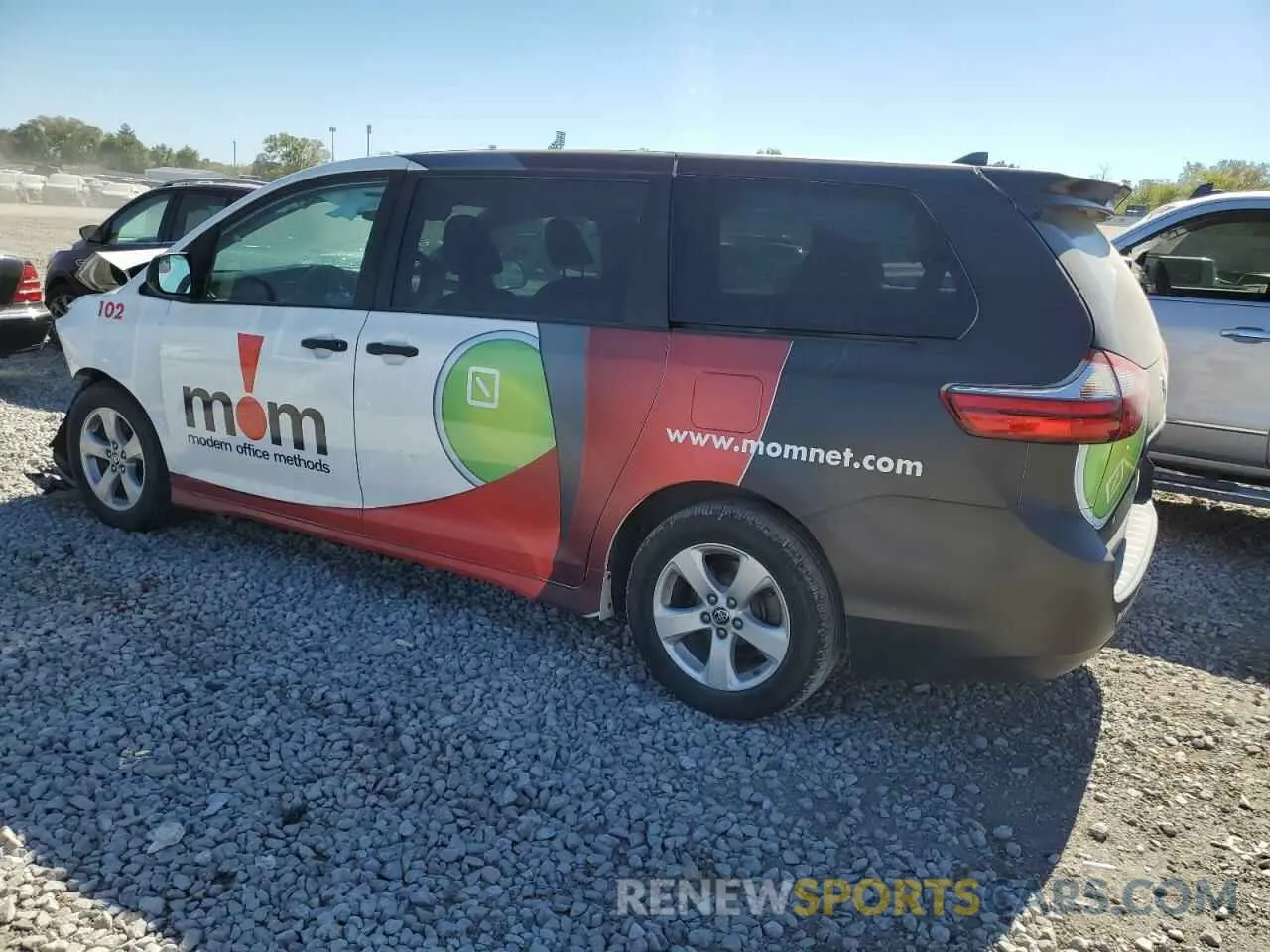 2 Photograph of a damaged car 5TDZZ3DC8LS084136 TOYOTA SIENNA 2020