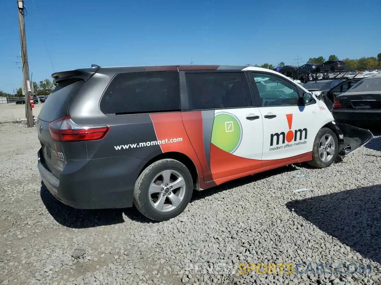 3 Photograph of a damaged car 5TDZZ3DC8LS084136 TOYOTA SIENNA 2020