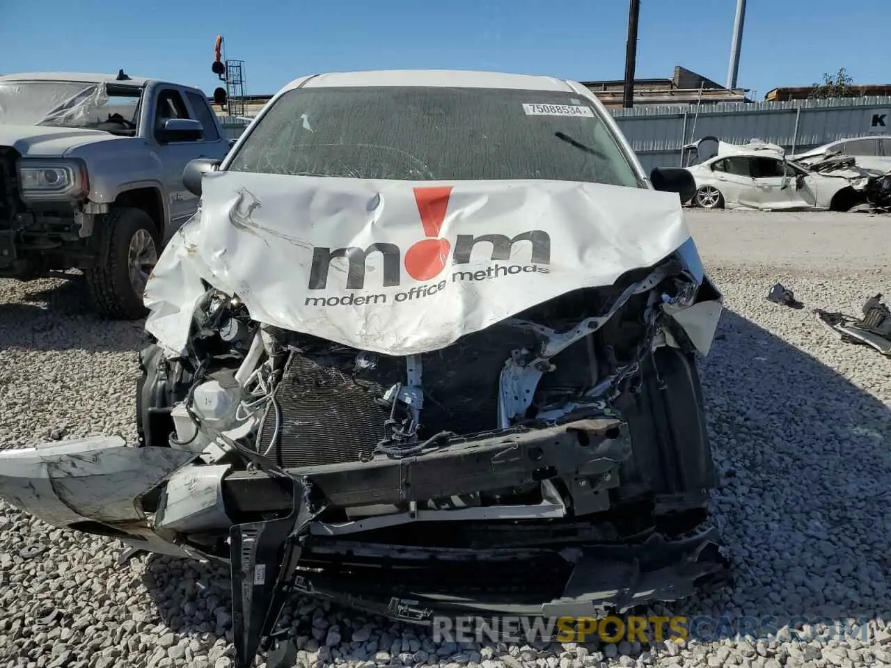 5 Photograph of a damaged car 5TDZZ3DC8LS084136 TOYOTA SIENNA 2020