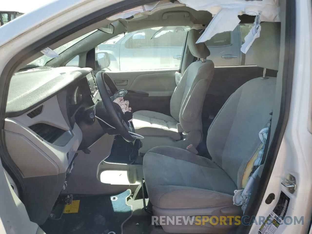 7 Photograph of a damaged car 5TDZZ3DC8LS084136 TOYOTA SIENNA 2020