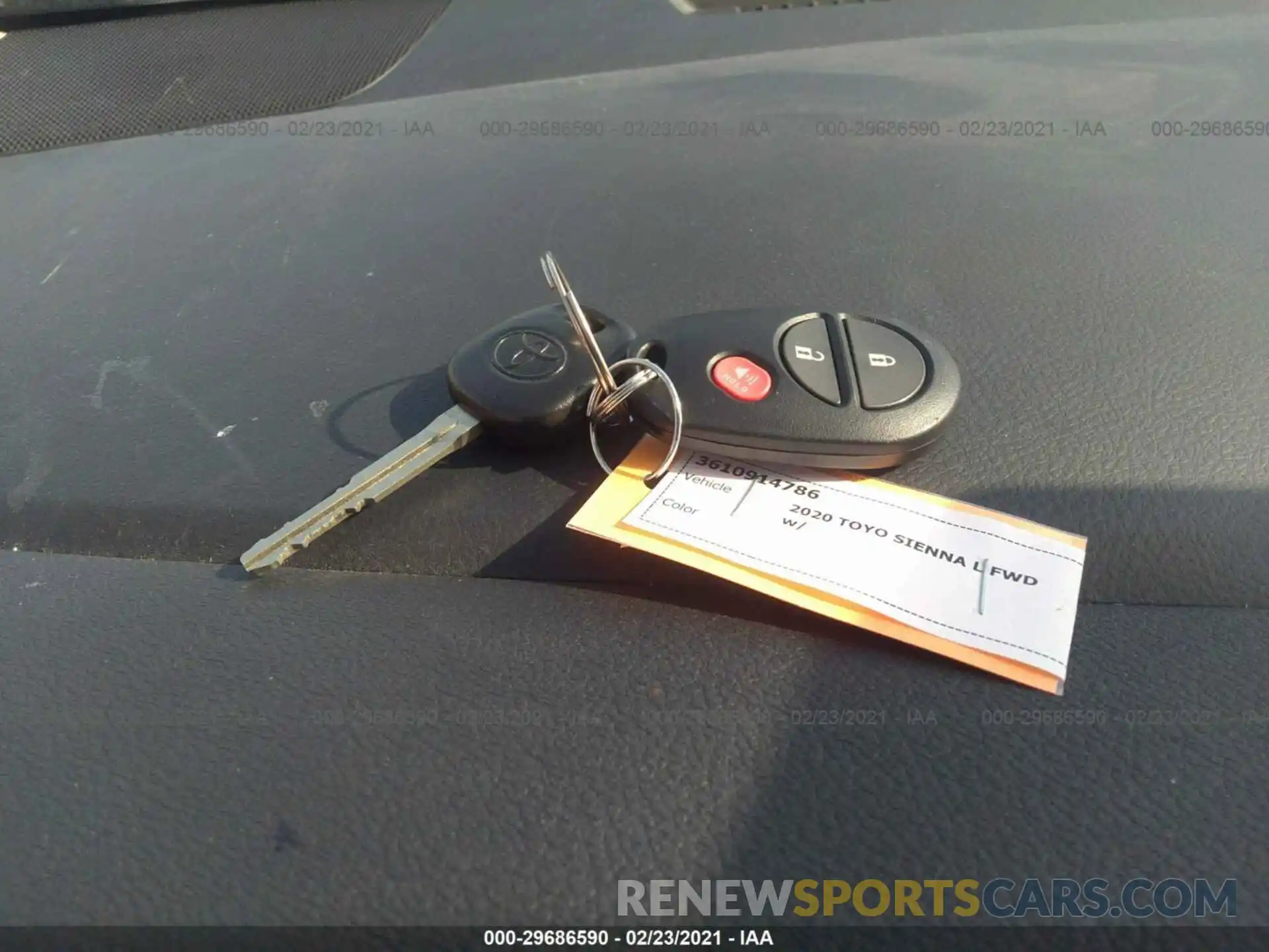 11 Photograph of a damaged car 5TDZZ3DC9LS038427 TOYOTA SIENNA 2020