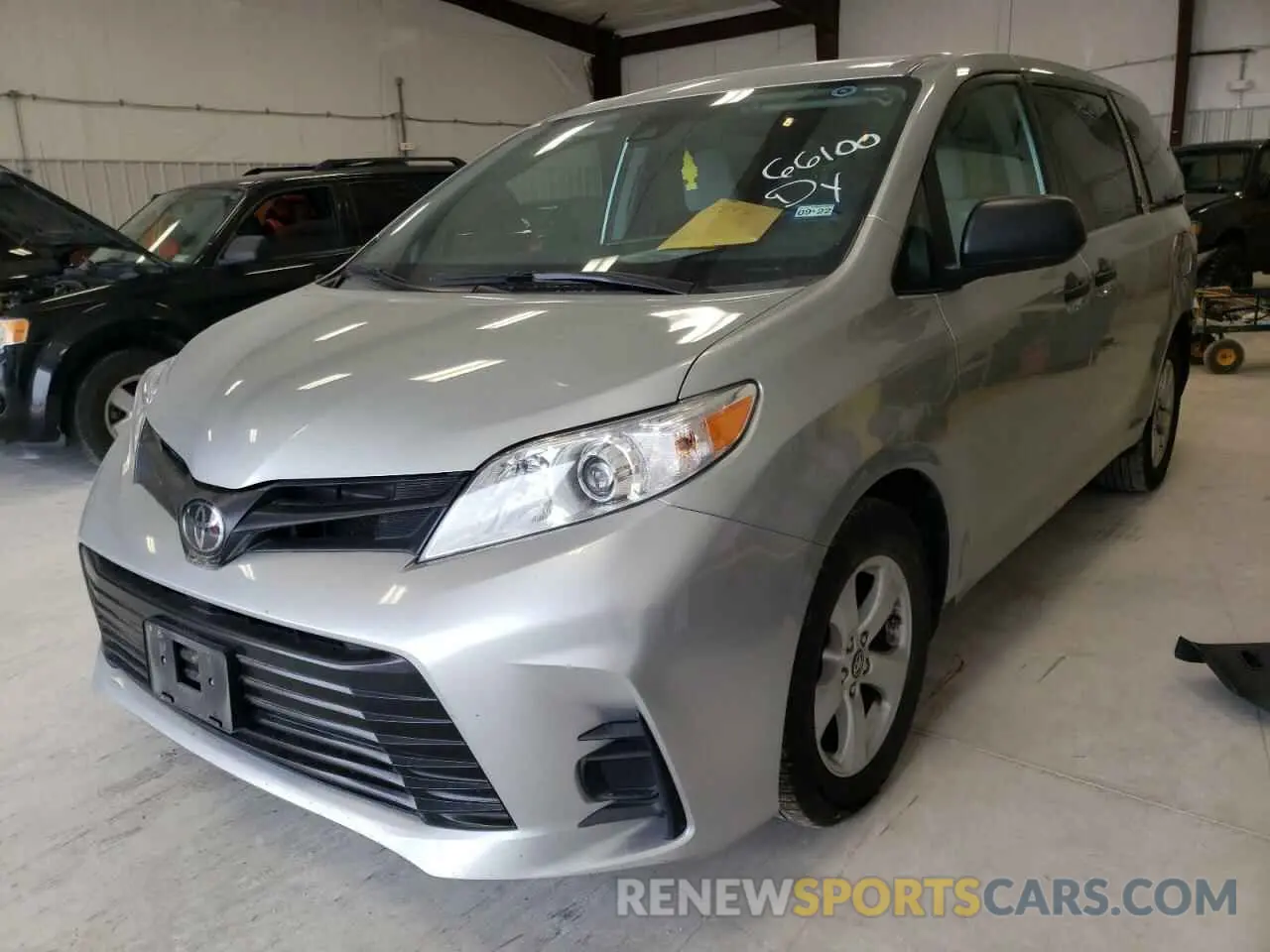 2 Photograph of a damaged car 5TDZZ3DC9LS042509 TOYOTA SIENNA 2020