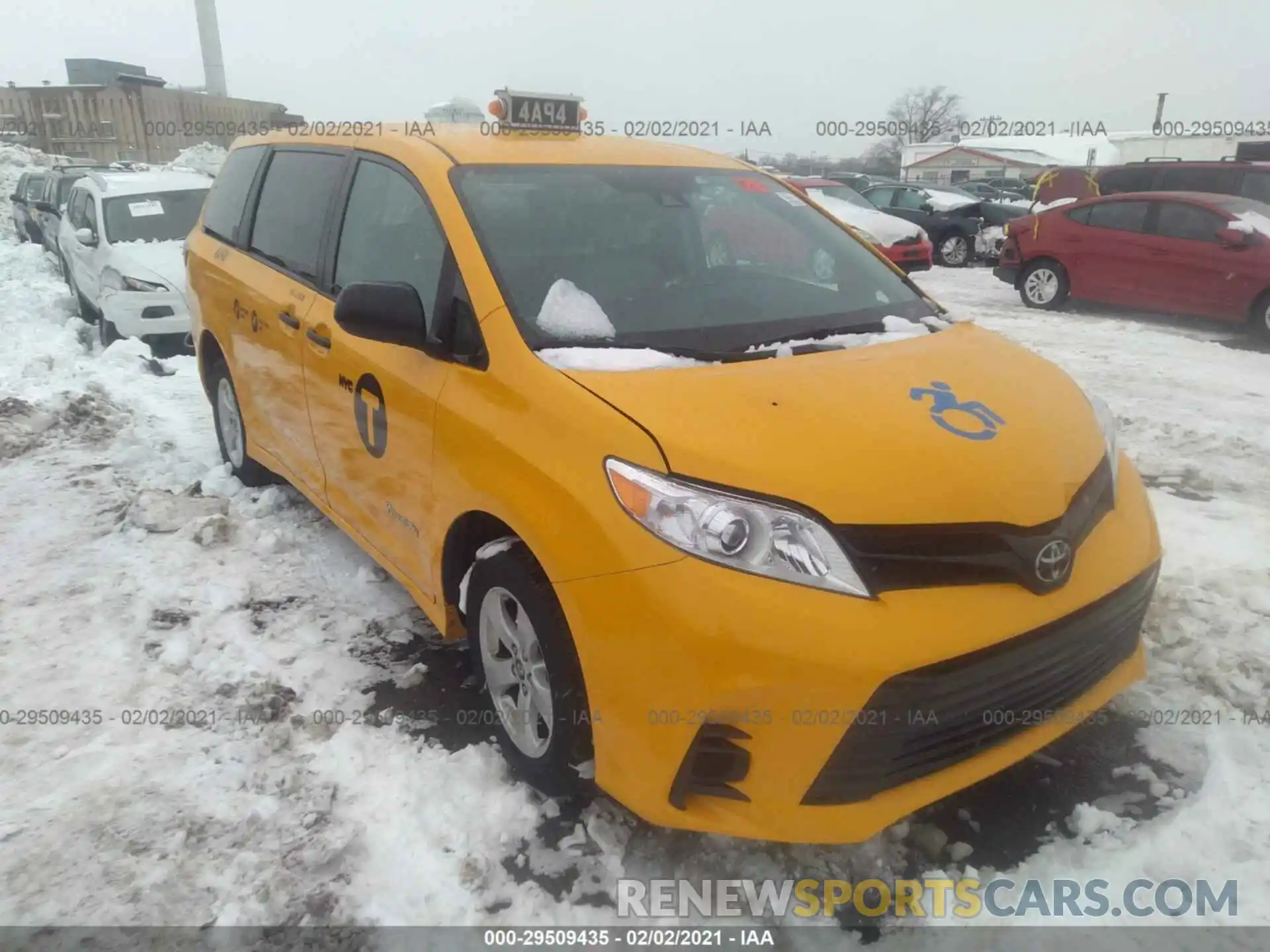 1 Photograph of a damaged car 5TDZZ3DCXLS050294 TOYOTA SIENNA 2020