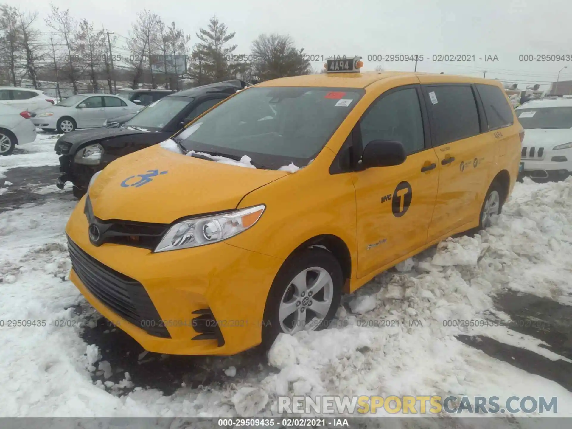 2 Photograph of a damaged car 5TDZZ3DCXLS050294 TOYOTA SIENNA 2020