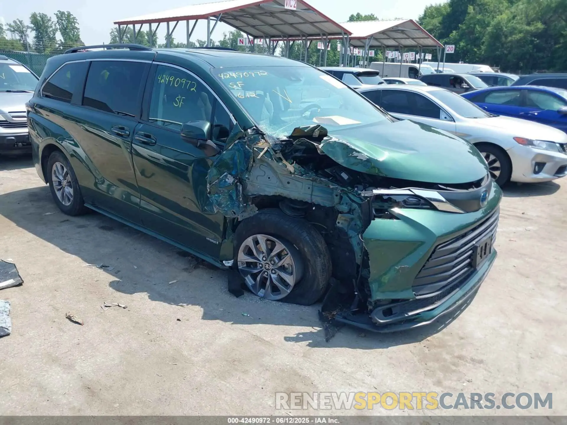 1 Photograph of a damaged car 5TDBRKEC1MS004817 TOYOTA SIENNA 2021