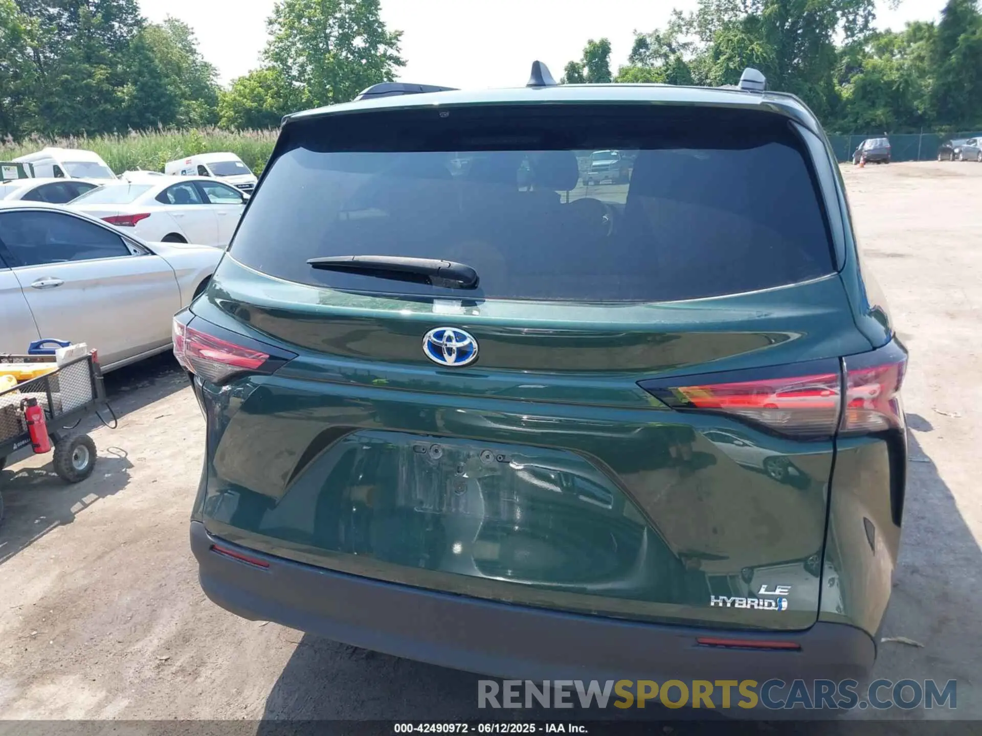 16 Photograph of a damaged car 5TDBRKEC1MS004817 TOYOTA SIENNA 2021