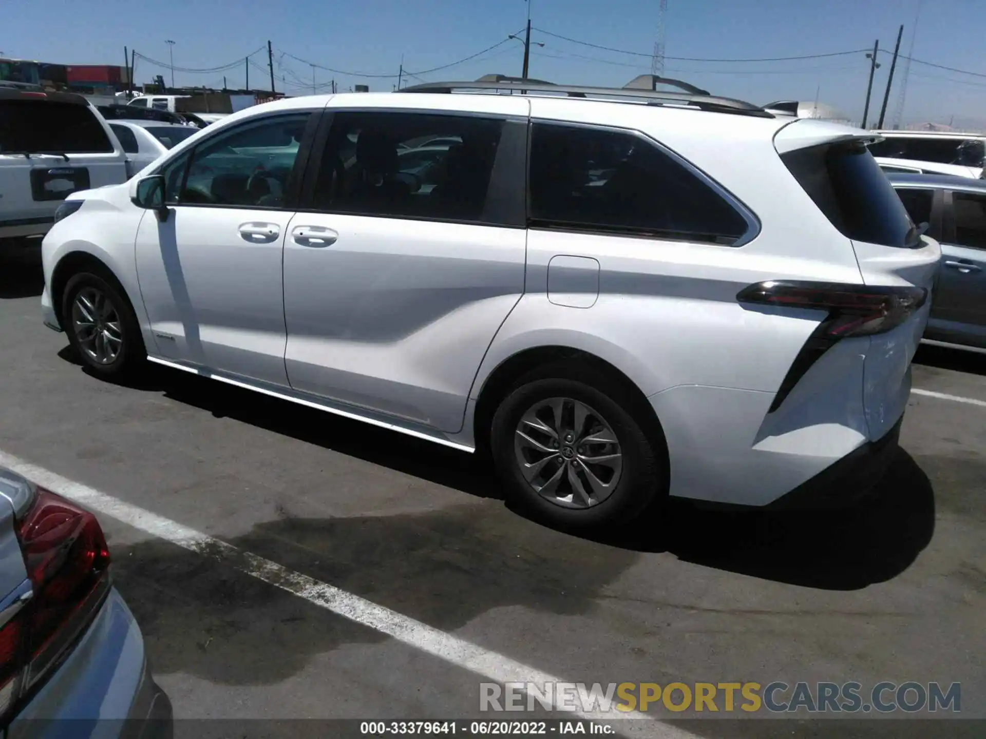 3 Photograph of a damaged car 5TDBRKEC4MS068365 TOYOTA SIENNA 2021