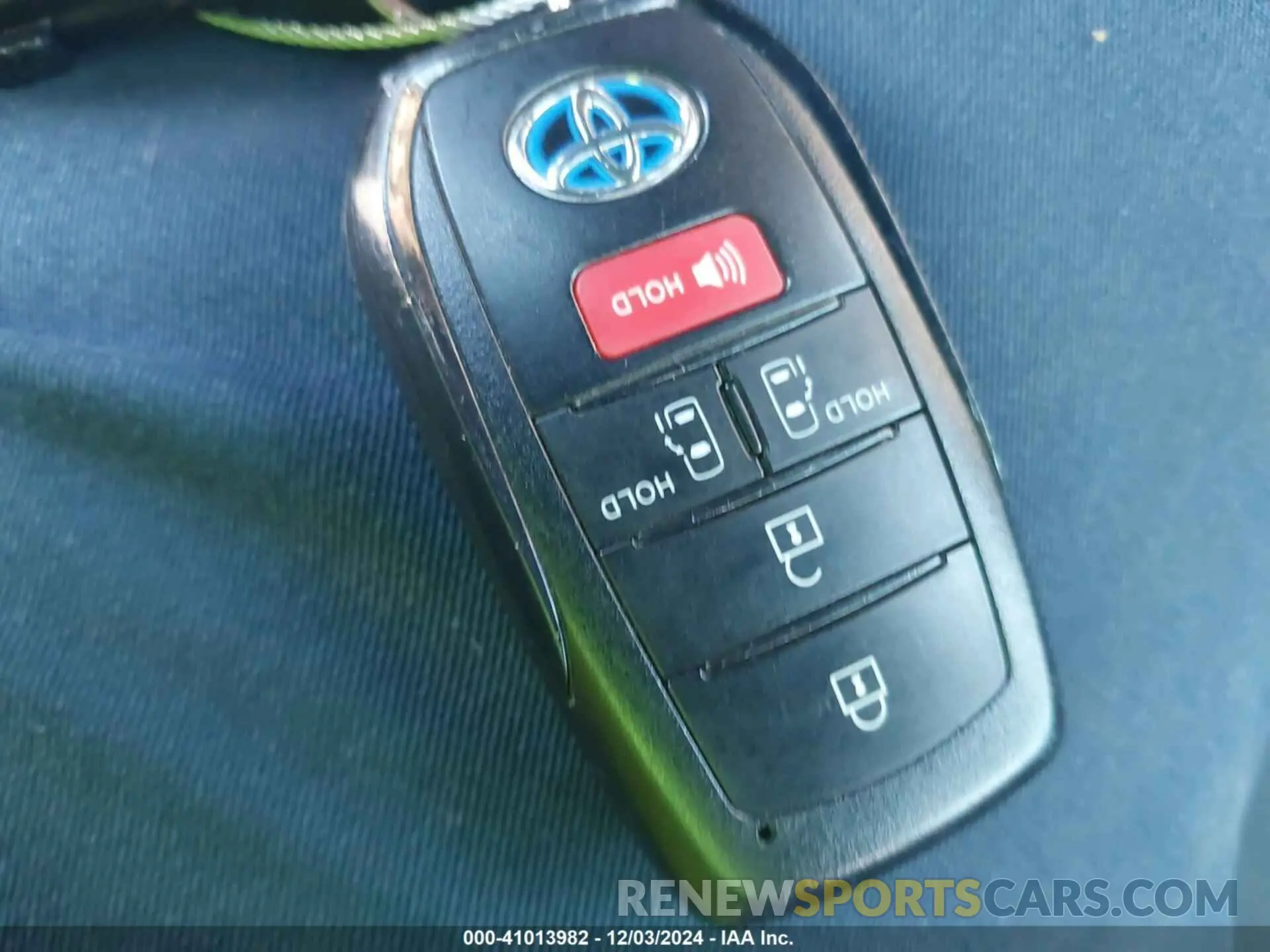 11 Photograph of a damaged car 5TDBRKEC6MS007261 TOYOTA SIENNA 2021