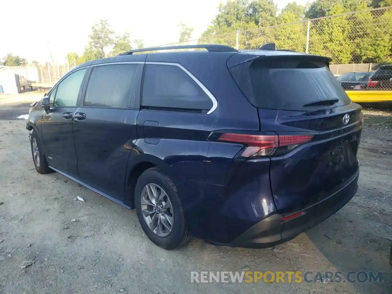 3 Photograph of a damaged car 5TDBRKEC7MS058431 TOYOTA SIENNA 2021