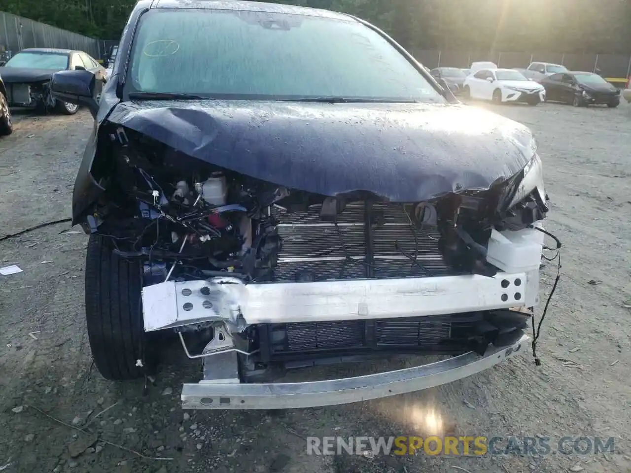 9 Photograph of a damaged car 5TDBRKEC7MS058431 TOYOTA SIENNA 2021