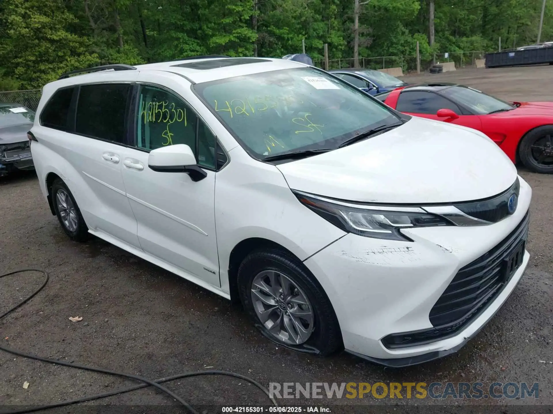 1 Photograph of a damaged car 5TDBRKEC8MS008394 TOYOTA SIENNA 2021