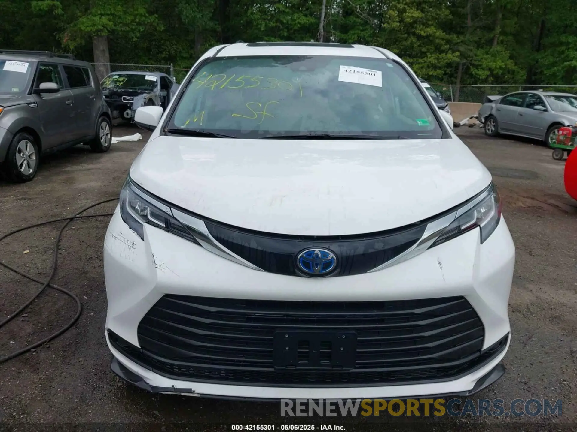 12 Photograph of a damaged car 5TDBRKEC8MS008394 TOYOTA SIENNA 2021