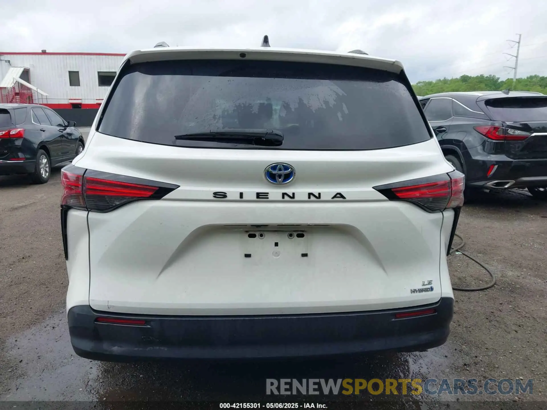 16 Photograph of a damaged car 5TDBRKEC8MS008394 TOYOTA SIENNA 2021