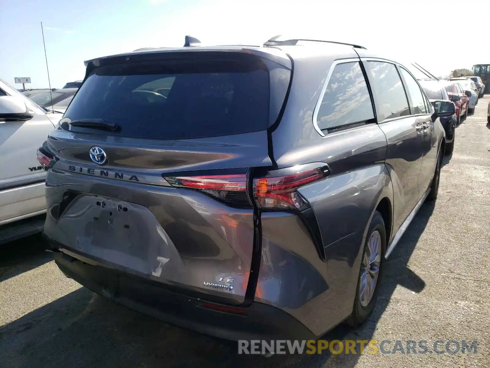 4 Photograph of a damaged car 5TDBRKEC8MS039760 TOYOTA SIENNA 2021