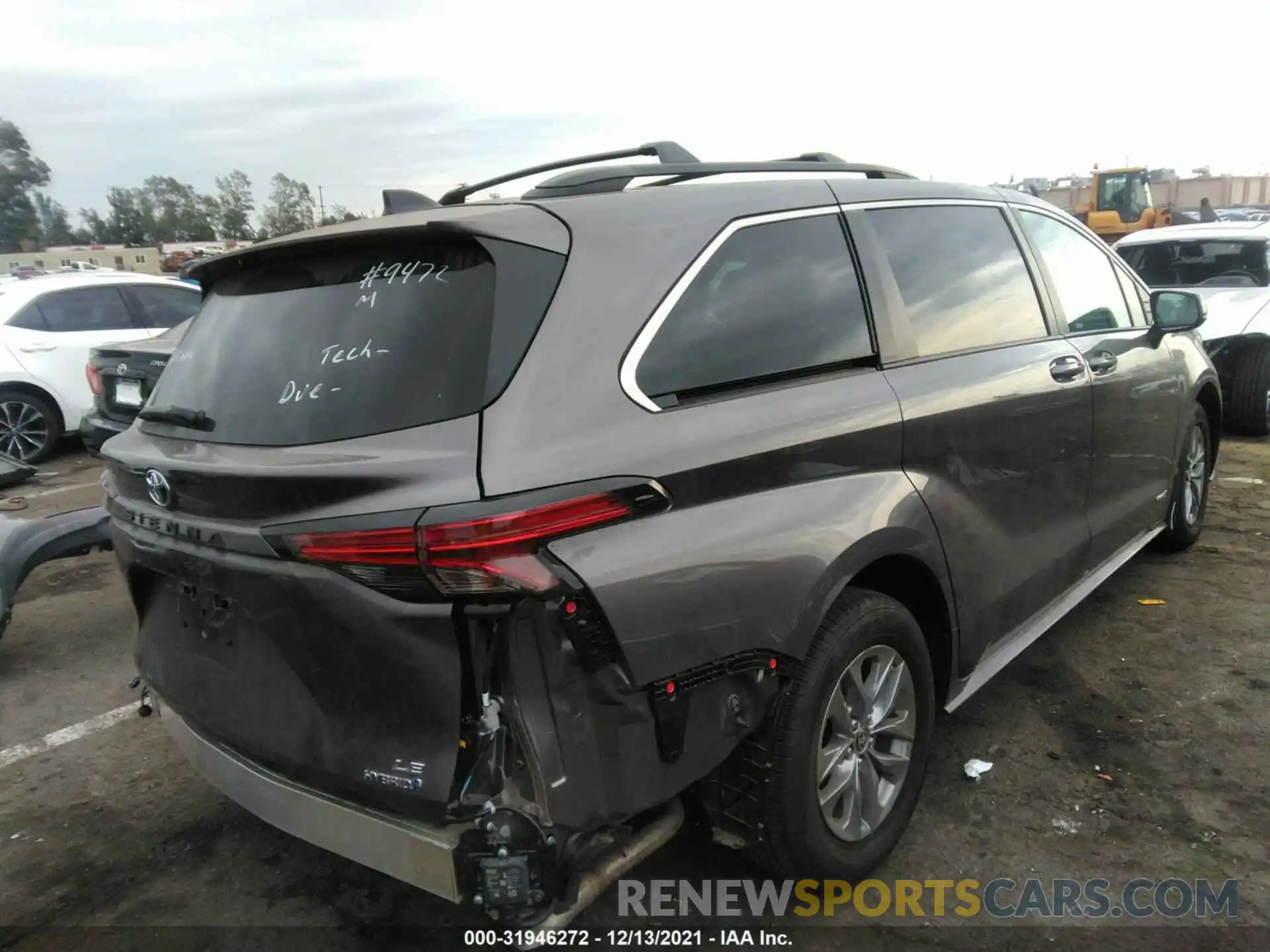 4 Photograph of a damaged car 5TDBRKECXMS034351 TOYOTA SIENNA 2021