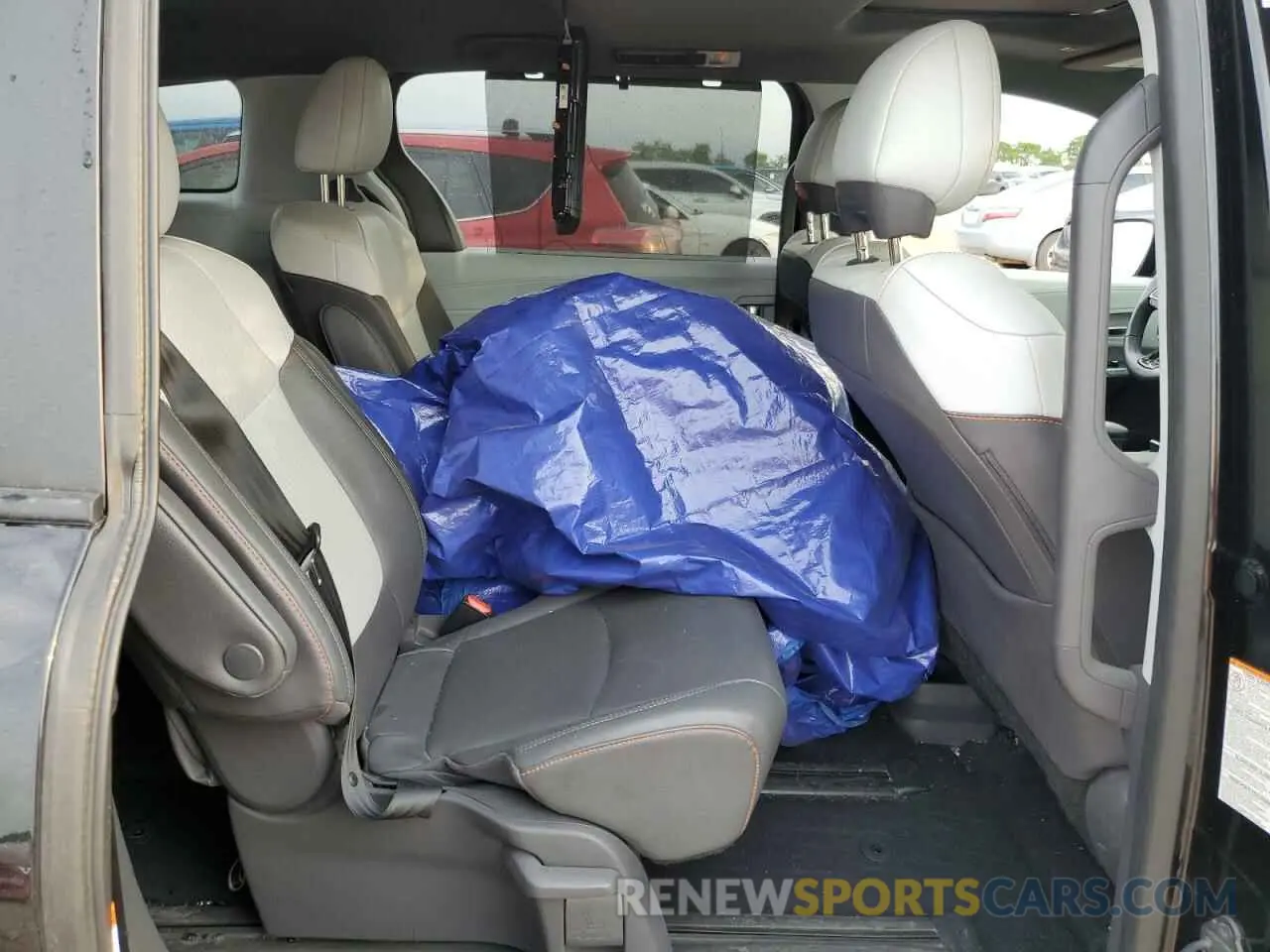 10 Photograph of a damaged car 5TDDRKEC0MS002338 TOYOTA SIENNA 2021