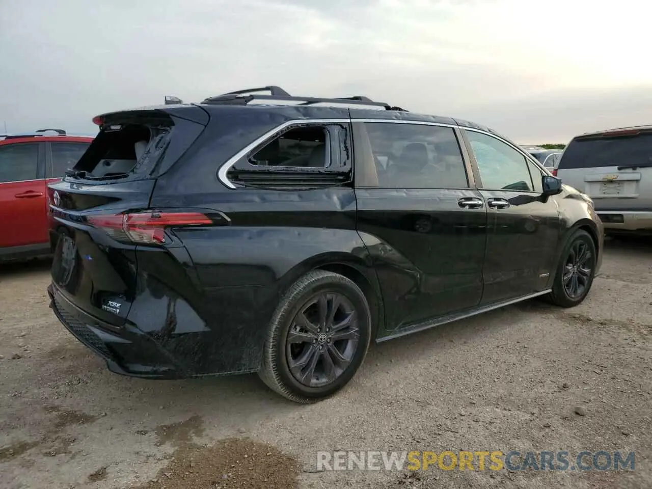 3 Photograph of a damaged car 5TDDRKEC0MS002338 TOYOTA SIENNA 2021