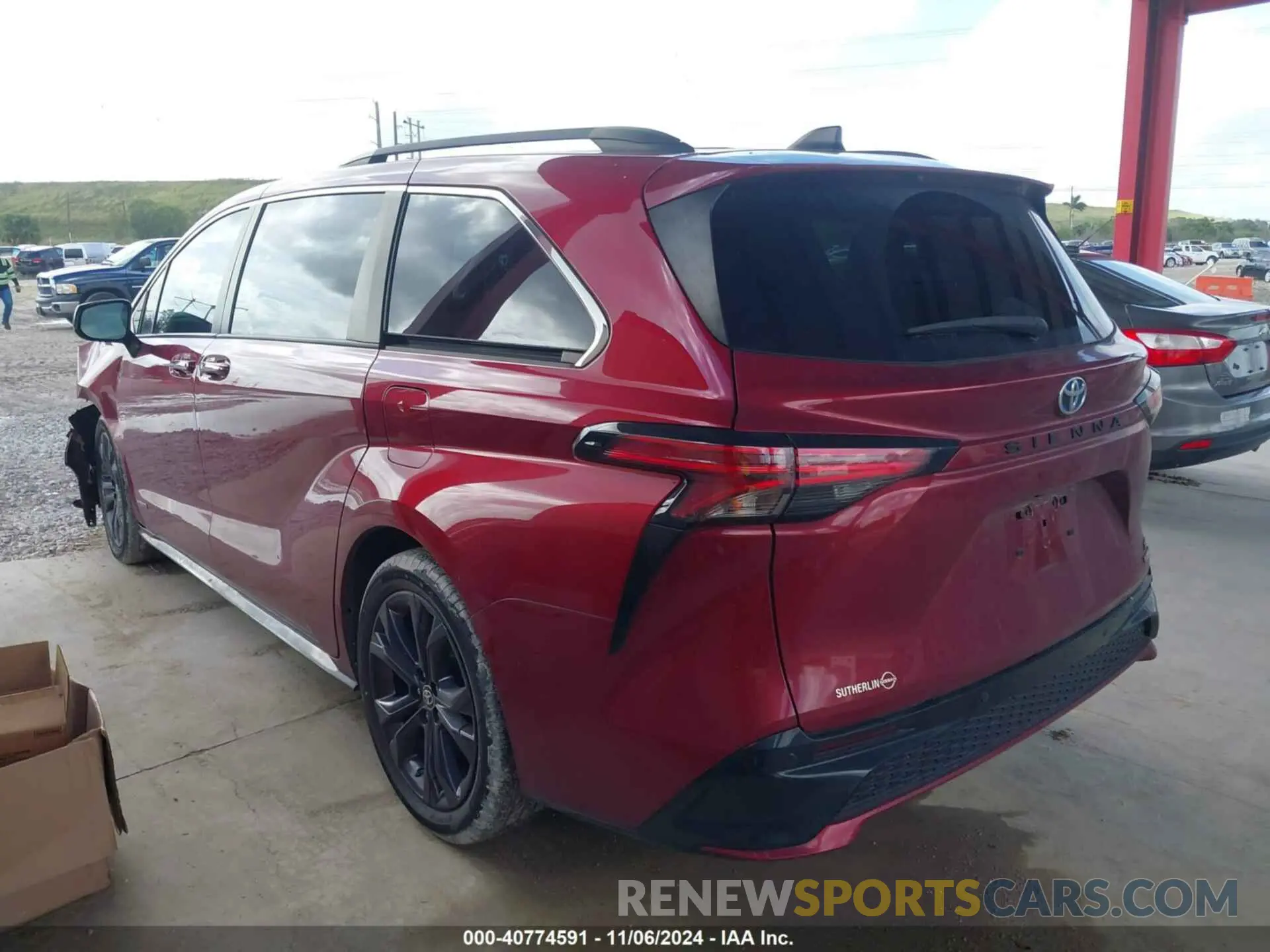 14 Photograph of a damaged car 5TDDRKEC0MS043195 TOYOTA SIENNA 2021