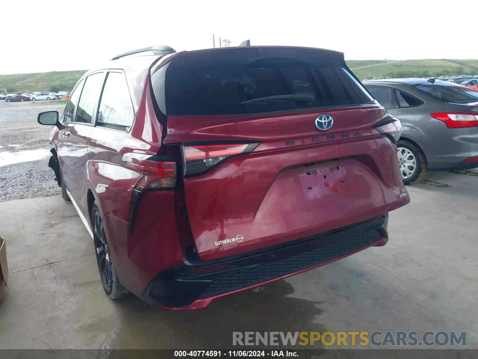 3 Photograph of a damaged car 5TDDRKEC0MS043195 TOYOTA SIENNA 2021