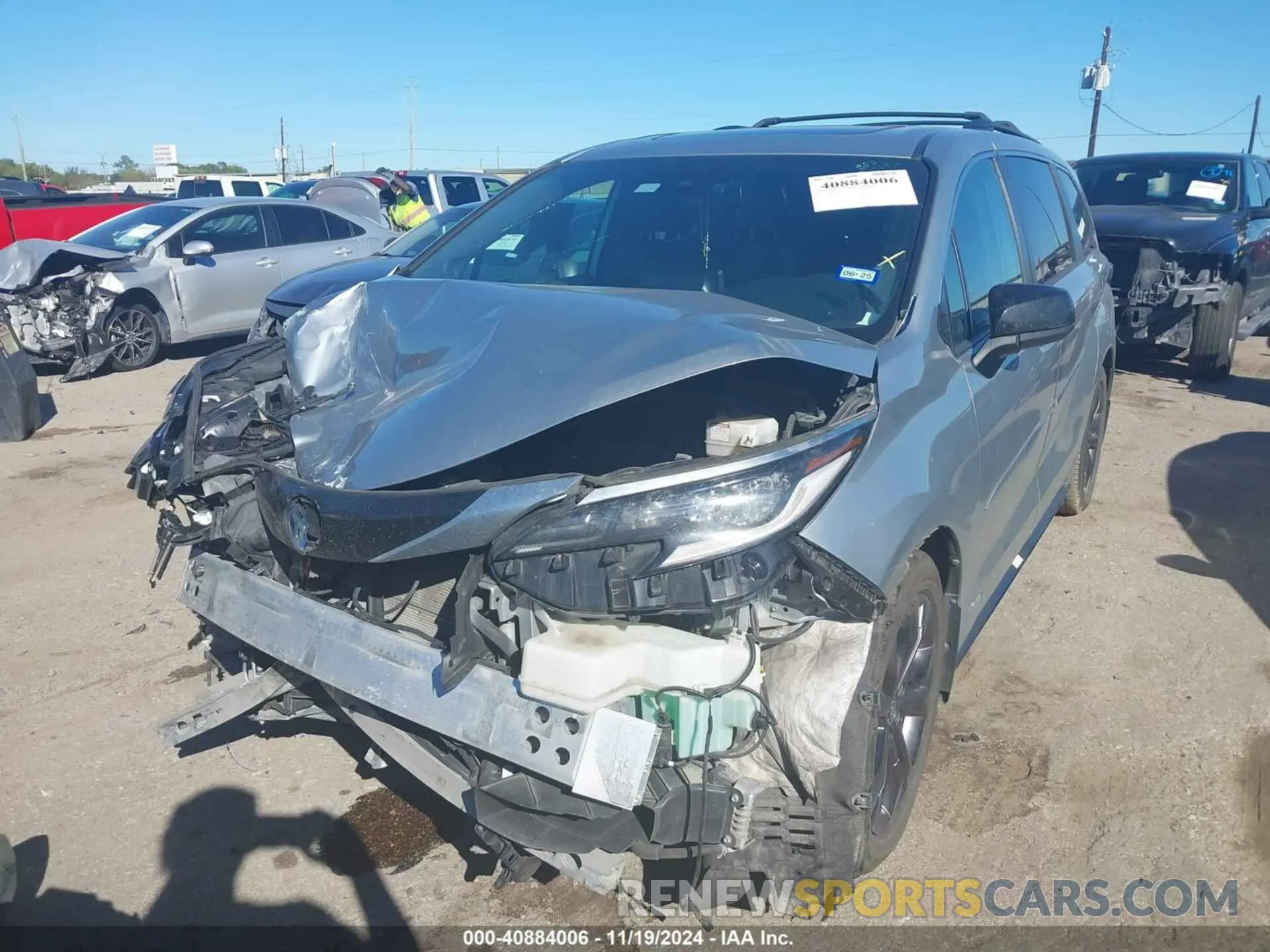 2 Photograph of a damaged car 5TDDRKEC4MS050568 TOYOTA SIENNA 2021
