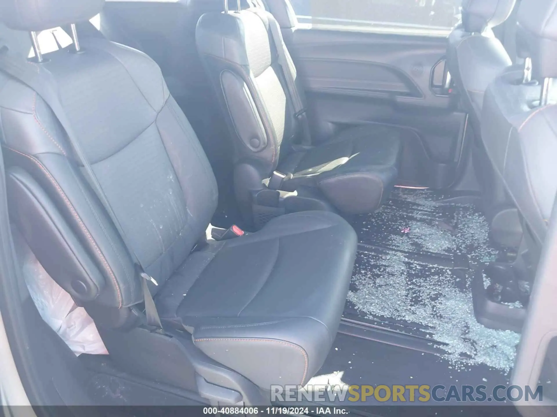 8 Photograph of a damaged car 5TDDRKEC4MS050568 TOYOTA SIENNA 2021