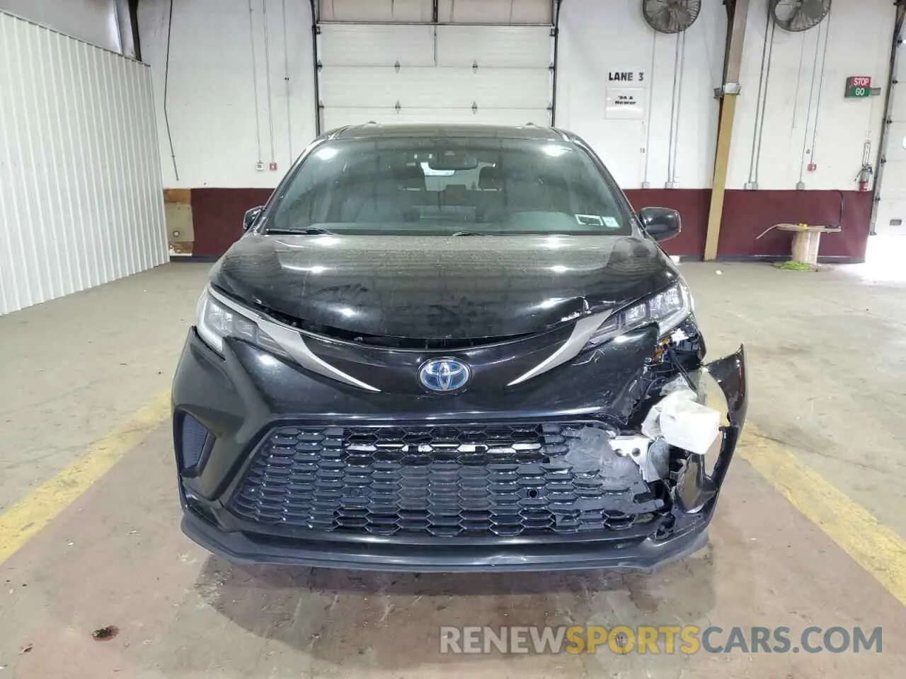 5 Photograph of a damaged car 5TDDRKEC5MS029633 TOYOTA SIENNA 2021