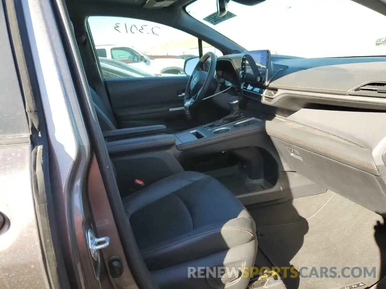 5 Photograph of a damaged car 5TDDRKEC7MS038477 TOYOTA SIENNA 2021