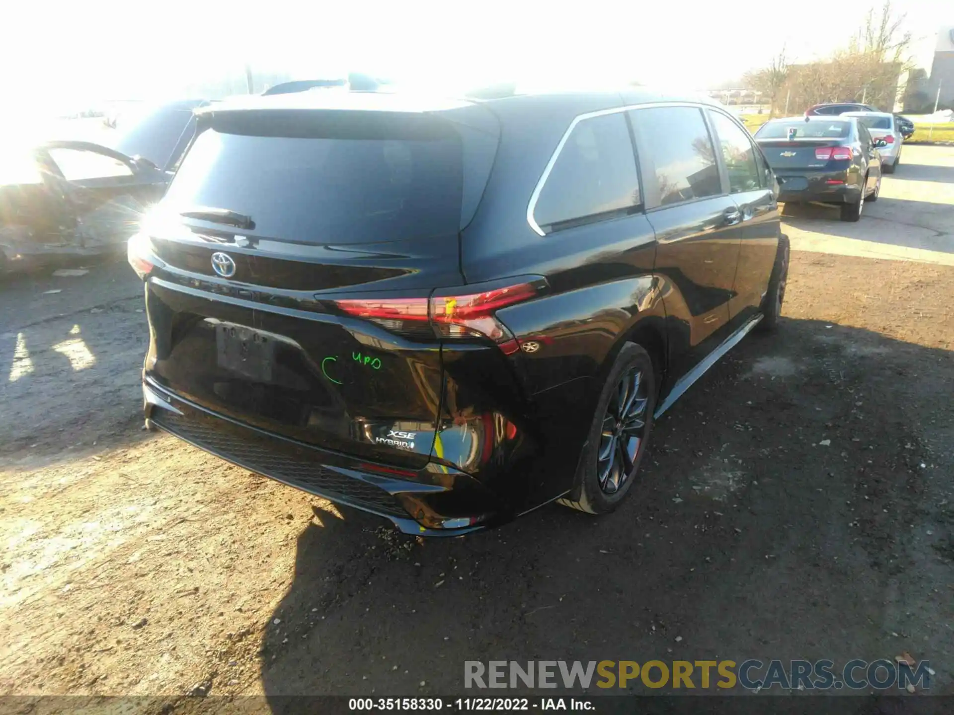 4 Photograph of a damaged car 5TDDRKEC8MS044272 TOYOTA SIENNA 2021