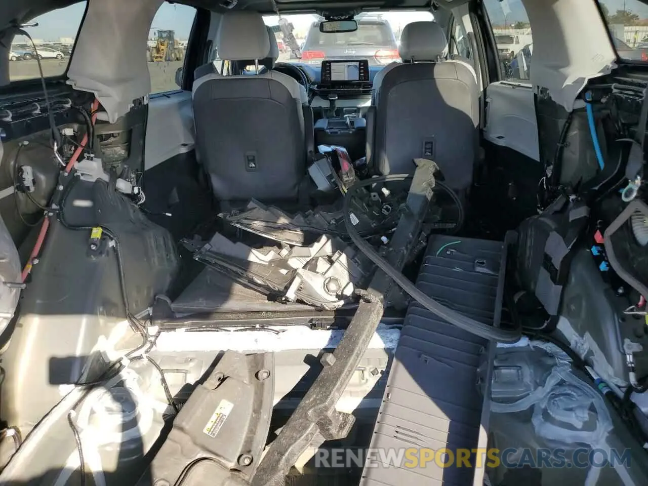 13 Photograph of a damaged car 5TDDSKFC2MS030872 TOYOTA SIENNA 2021