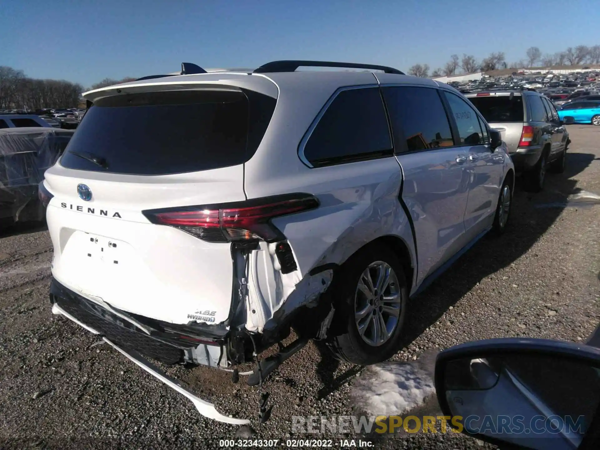 4 Photograph of a damaged car 5TDDSKFCXMS002477 TOYOTA SIENNA 2021