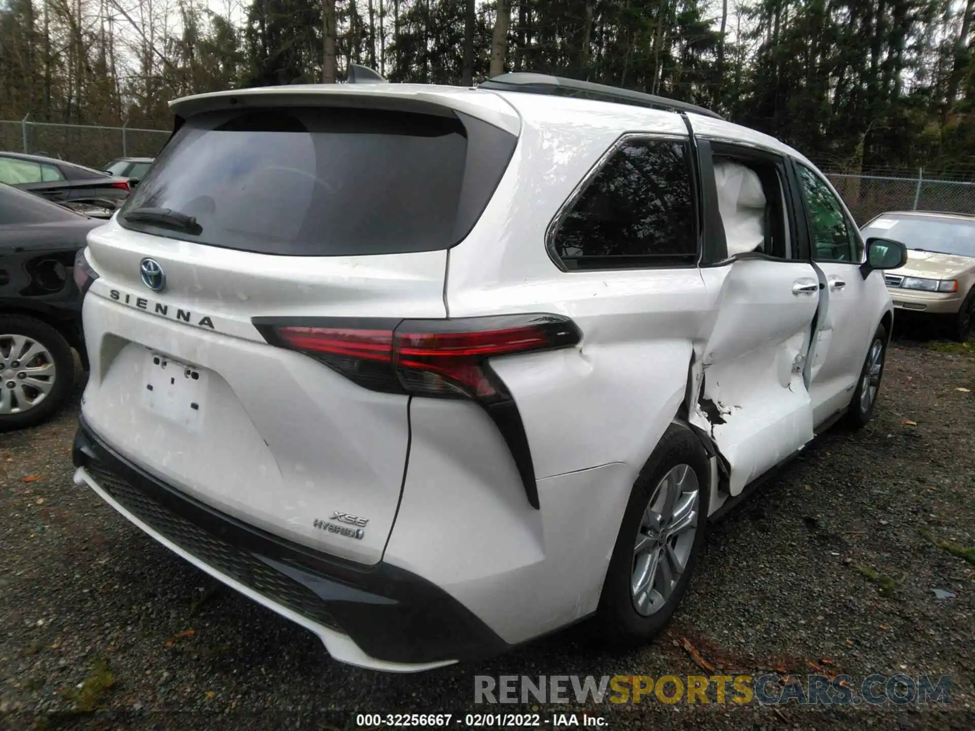 4 Photograph of a damaged car 5TDDSKFCXMS005248 TOYOTA SIENNA 2021