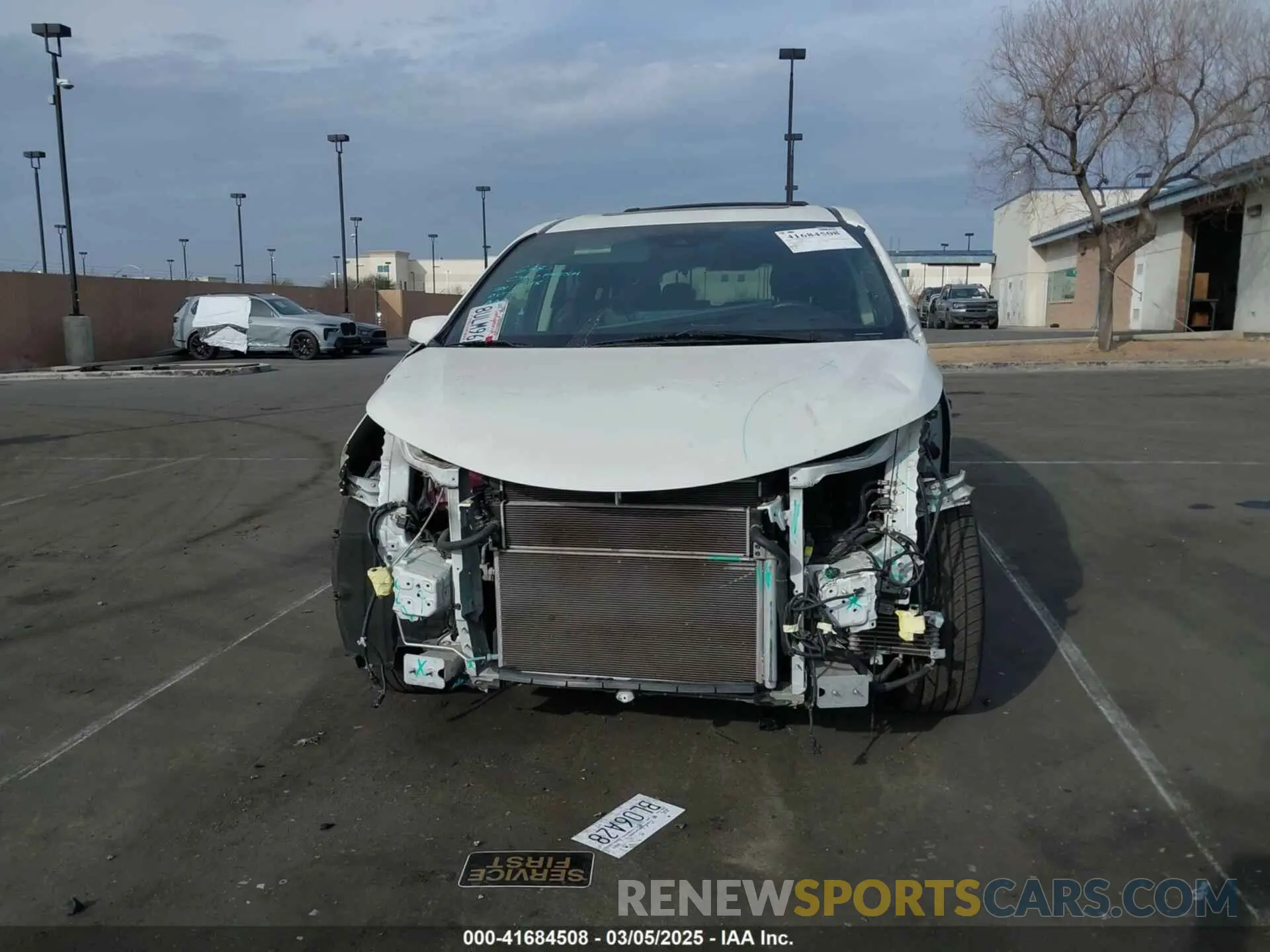 6 Photograph of a damaged car 5TDERKEC0MS009522 TOYOTA SIENNA 2021